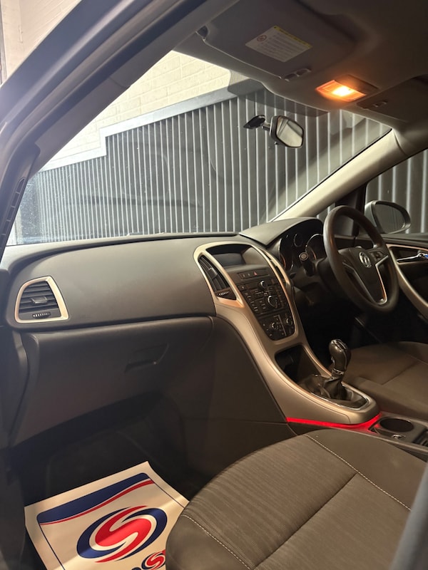 Used Vauxhall Astra 2011 for sale - 75638743: Photo 9
