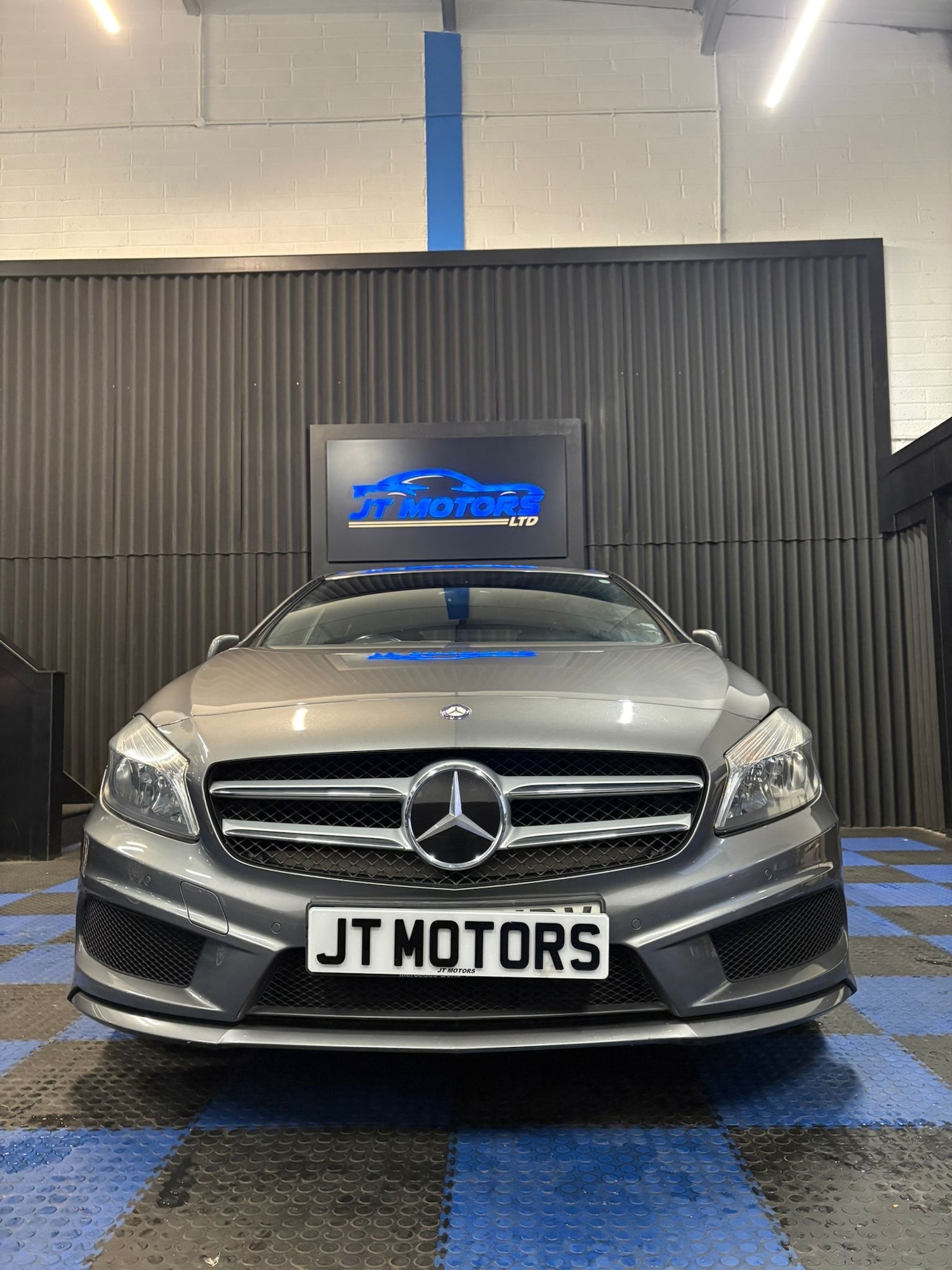 Used Mercedes-Benz A-Class 2013 for sale - 77611367: Photo 2