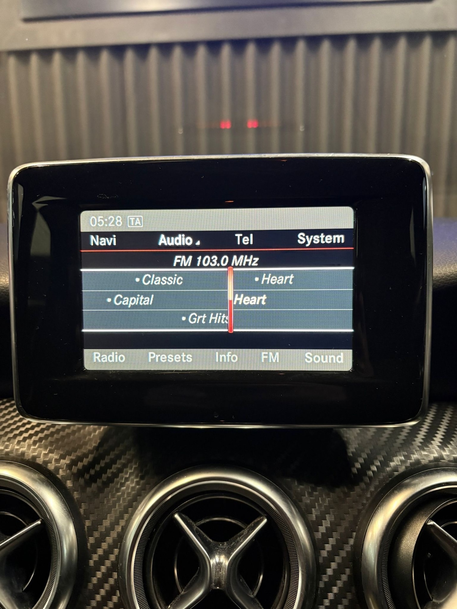 Used Mercedes-Benz A-Class 2013 for sale - 77611367: Photo 20