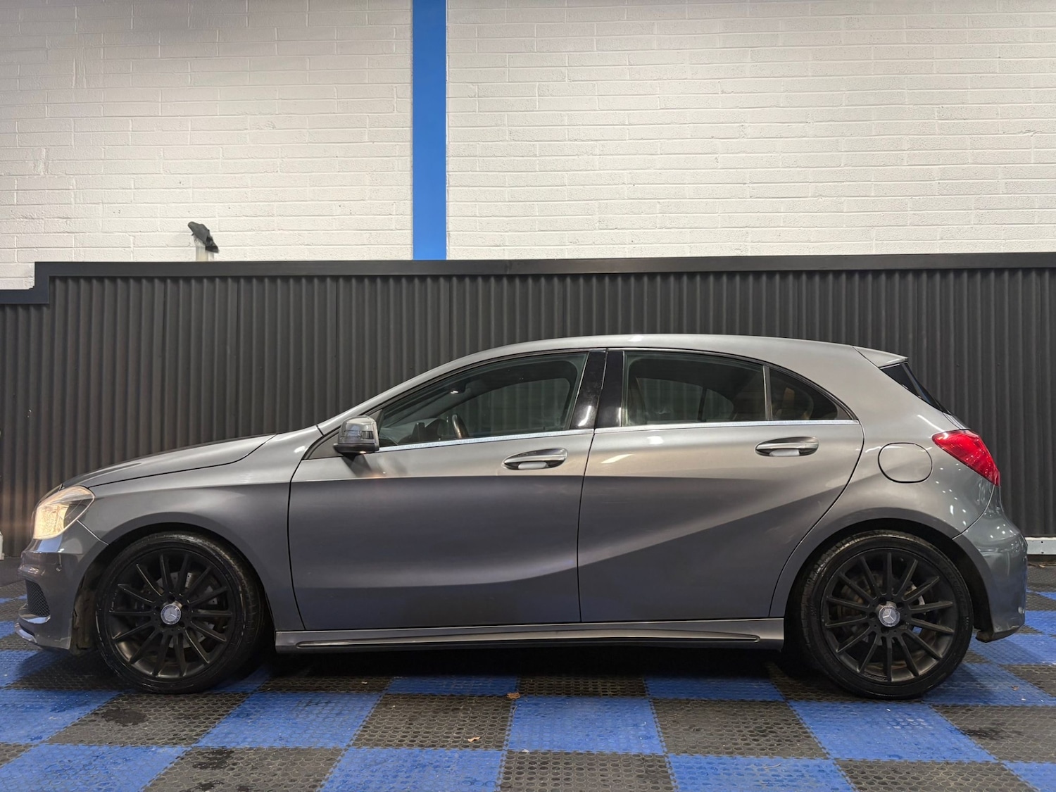 Used Mercedes-Benz A-Class 2013 for sale - 77611367: Photo 5