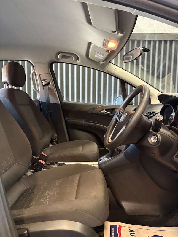 Used Vauxhall Meriva 2010 for sale - 74996521: Photo 11
