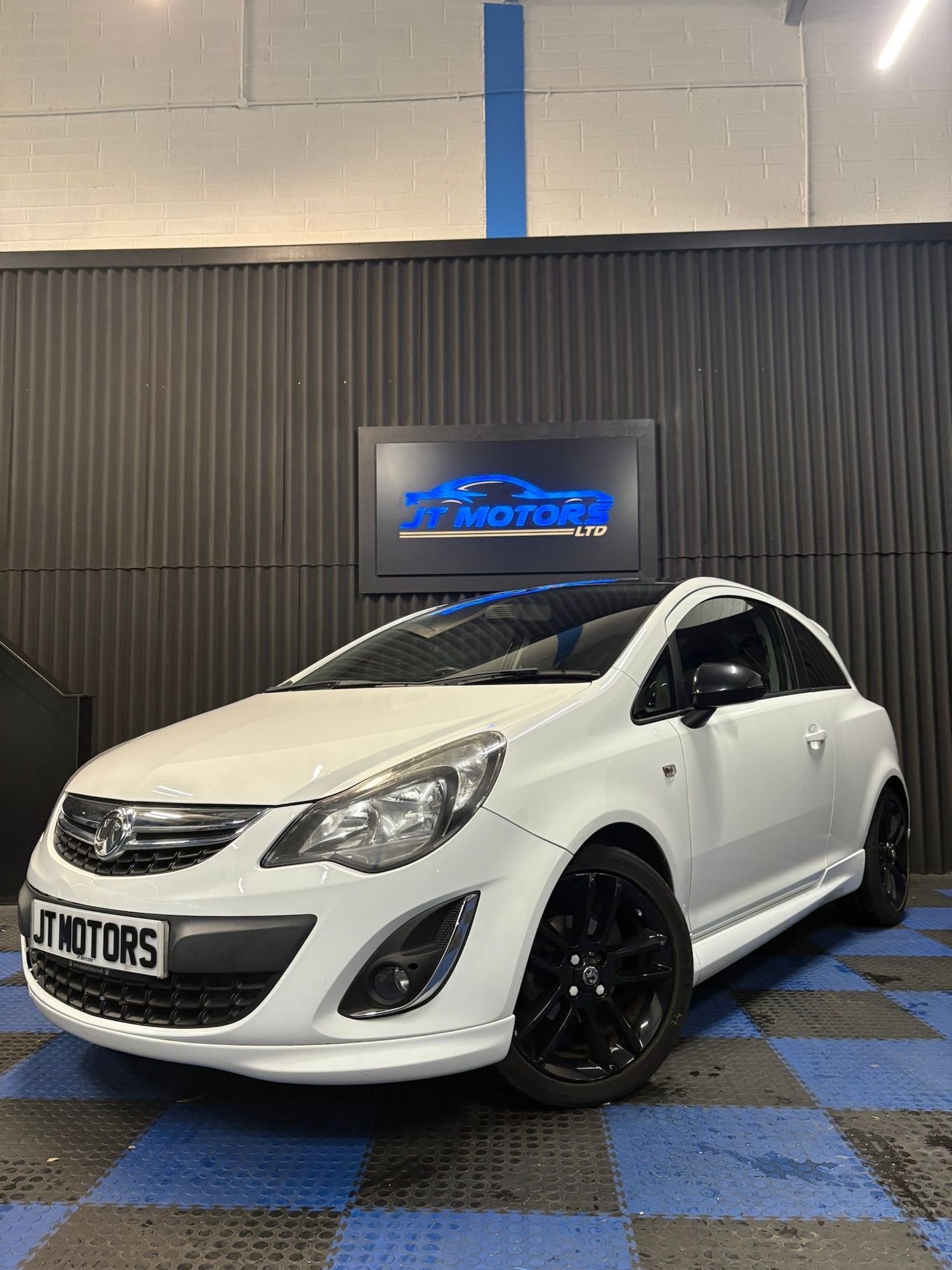 Used Vauxhall Corsa 2014 for sale - 76627247: Photo 3