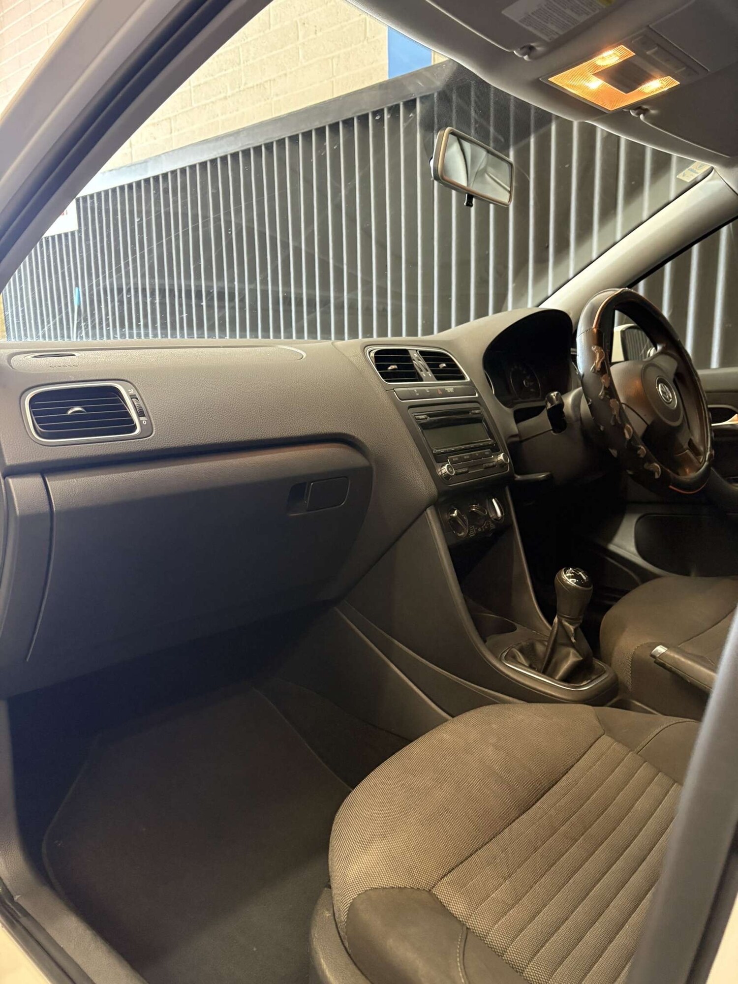 Used Volkswagen Polo 2010 for sale - 77950270: Photo 12