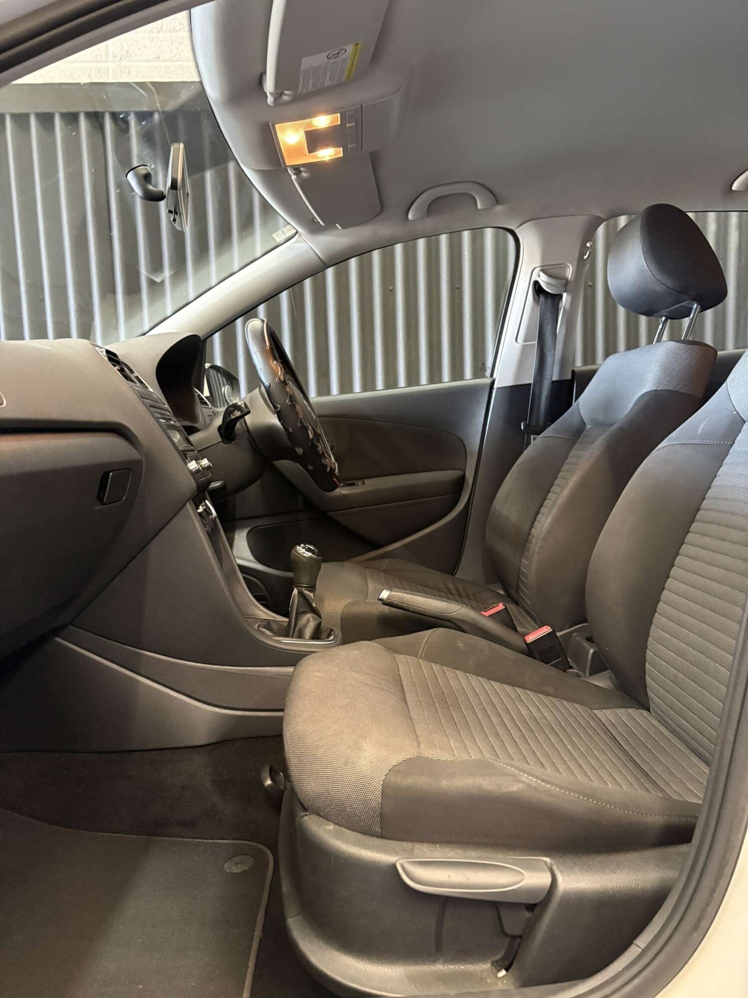 Used Volkswagen Polo 2010 for sale - 77950270: Photo 13