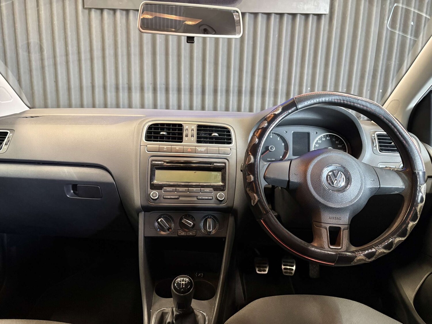 Used Volkswagen Polo 2010 for sale - 77950270: Photo 21