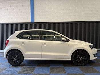 Used Volkswagen Polo 2010 for sale - 77950270: Photo