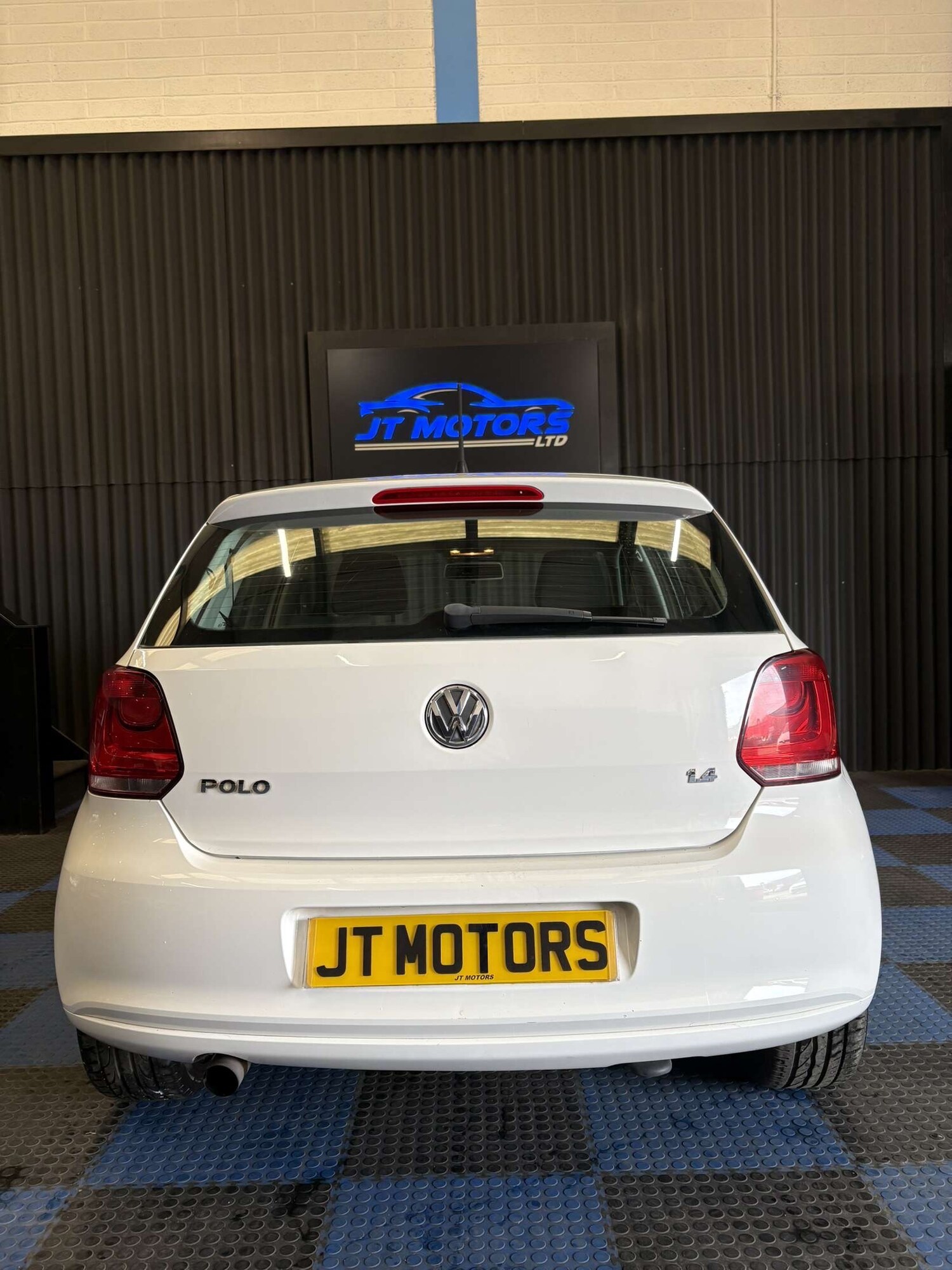 Used Volkswagen Polo 2010 for sale - 77950270: Photo 7