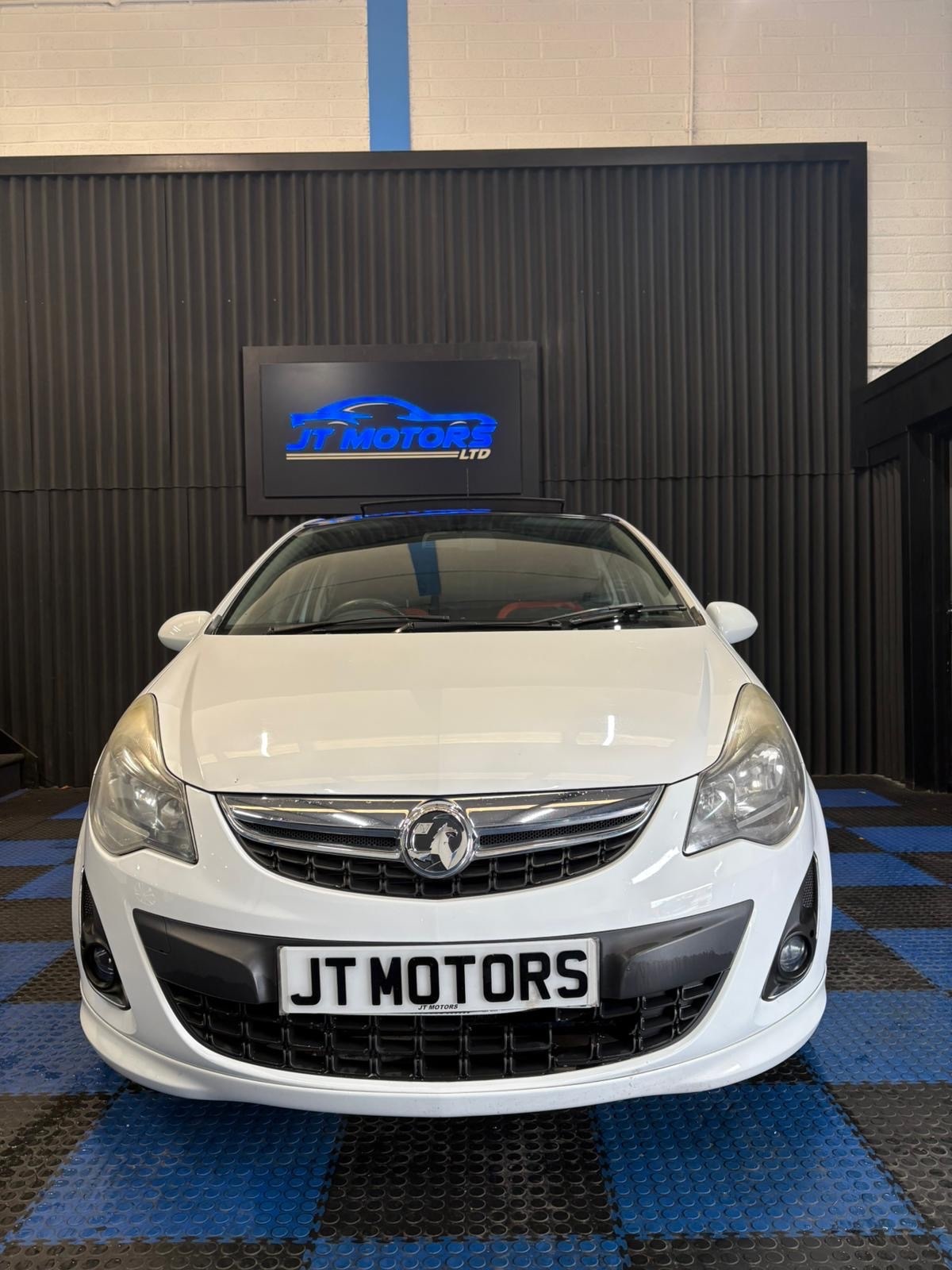 Used Vauxhall Corsa 2014 for sale - 77460828: Photo 2