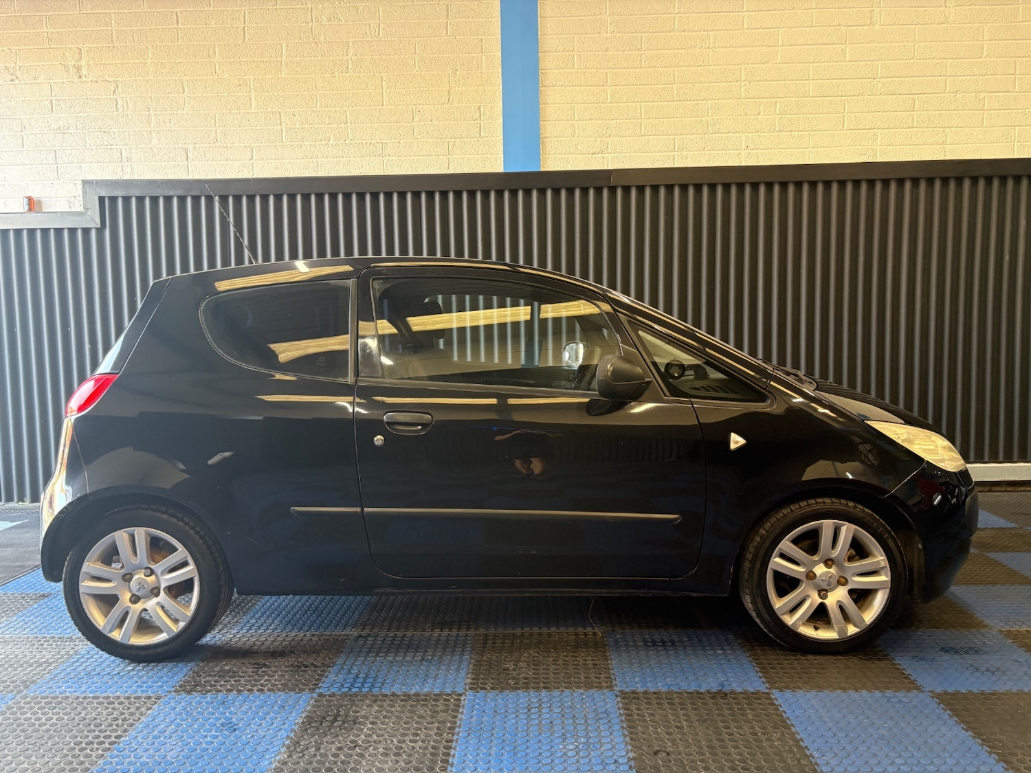 Used Mitsubishi Colt 2007 for sale - 76035477: Photo 4