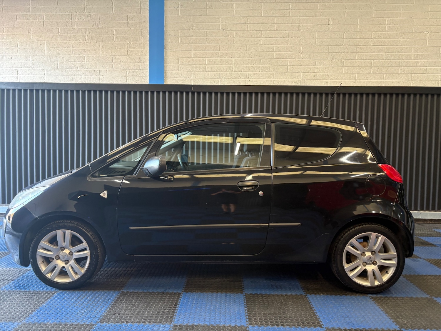 Used Mitsubishi Colt 2007 for sale - 76035477: Photo 5