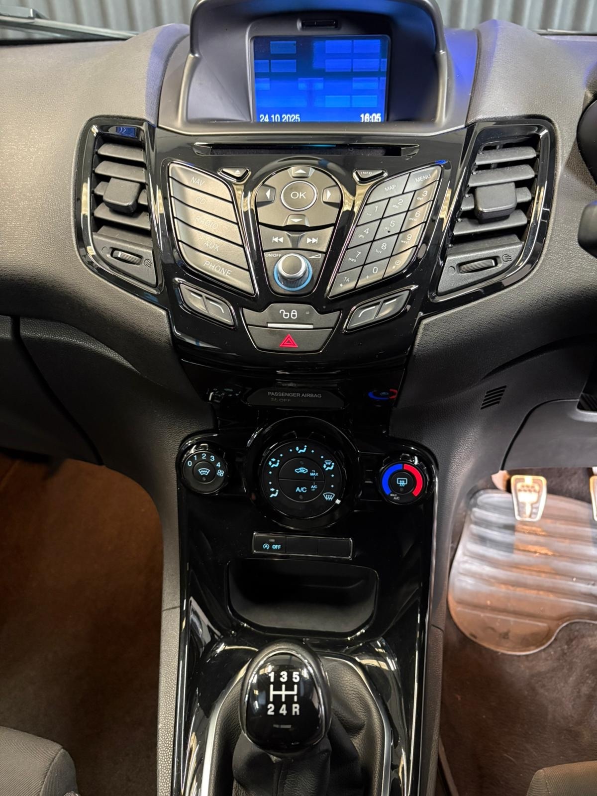 Used Ford Fiesta 2015 for sale - 76368402: Photo 17