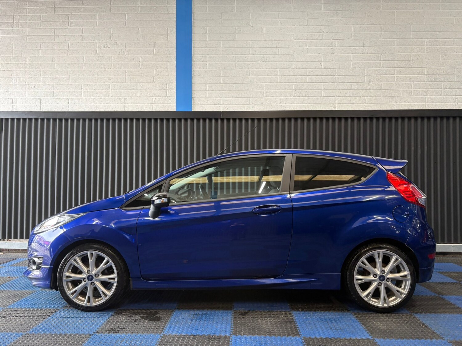 Used Ford Fiesta 2015 for sale - 76368402: Photo 5