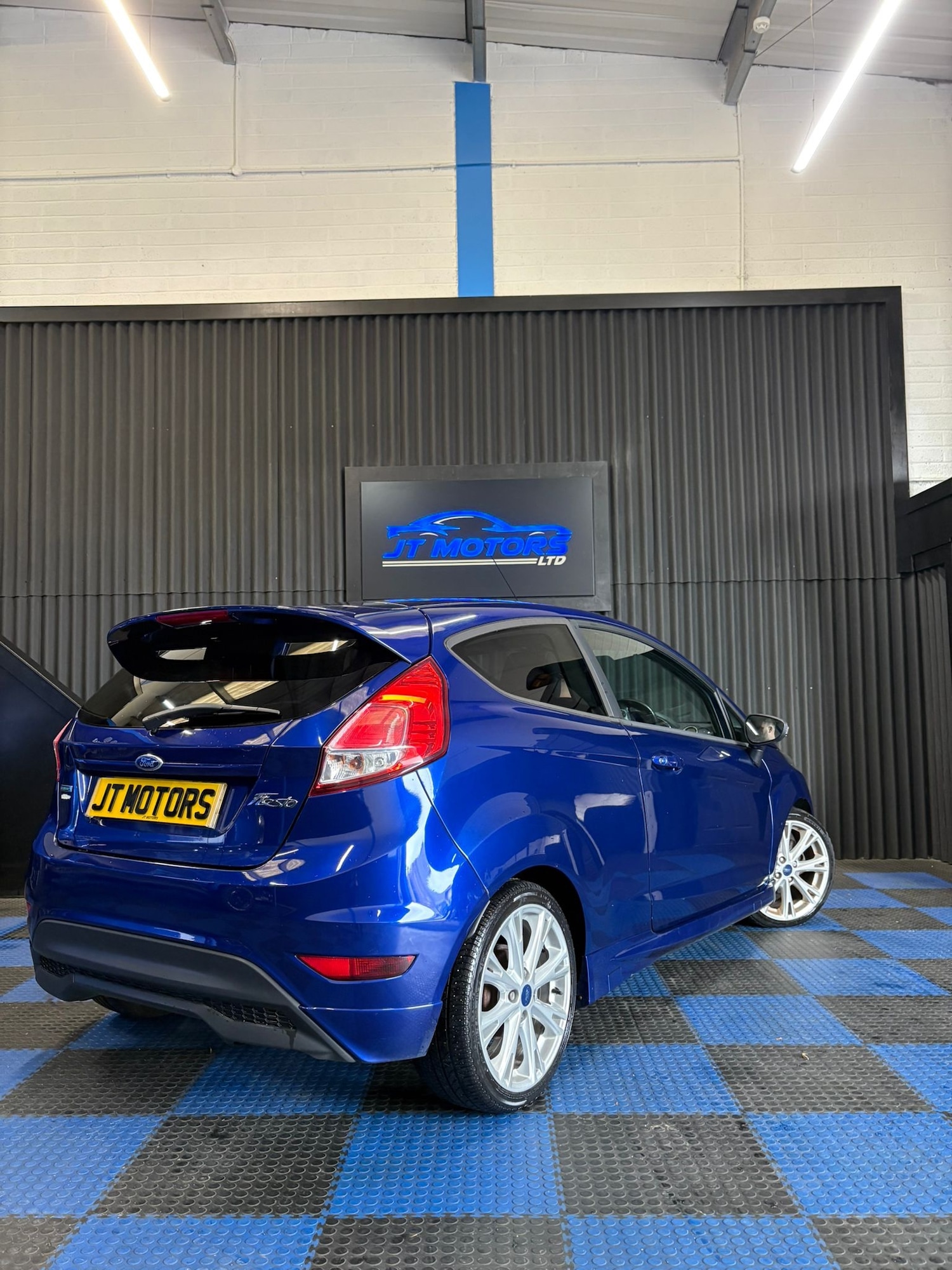 Used Ford Fiesta 2015 for sale - 76368402: Photo 8