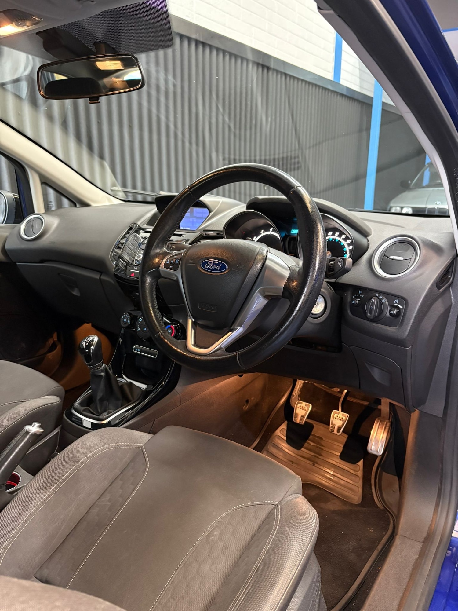 Used Ford Fiesta 2015 for sale - 76368402: Photo 9