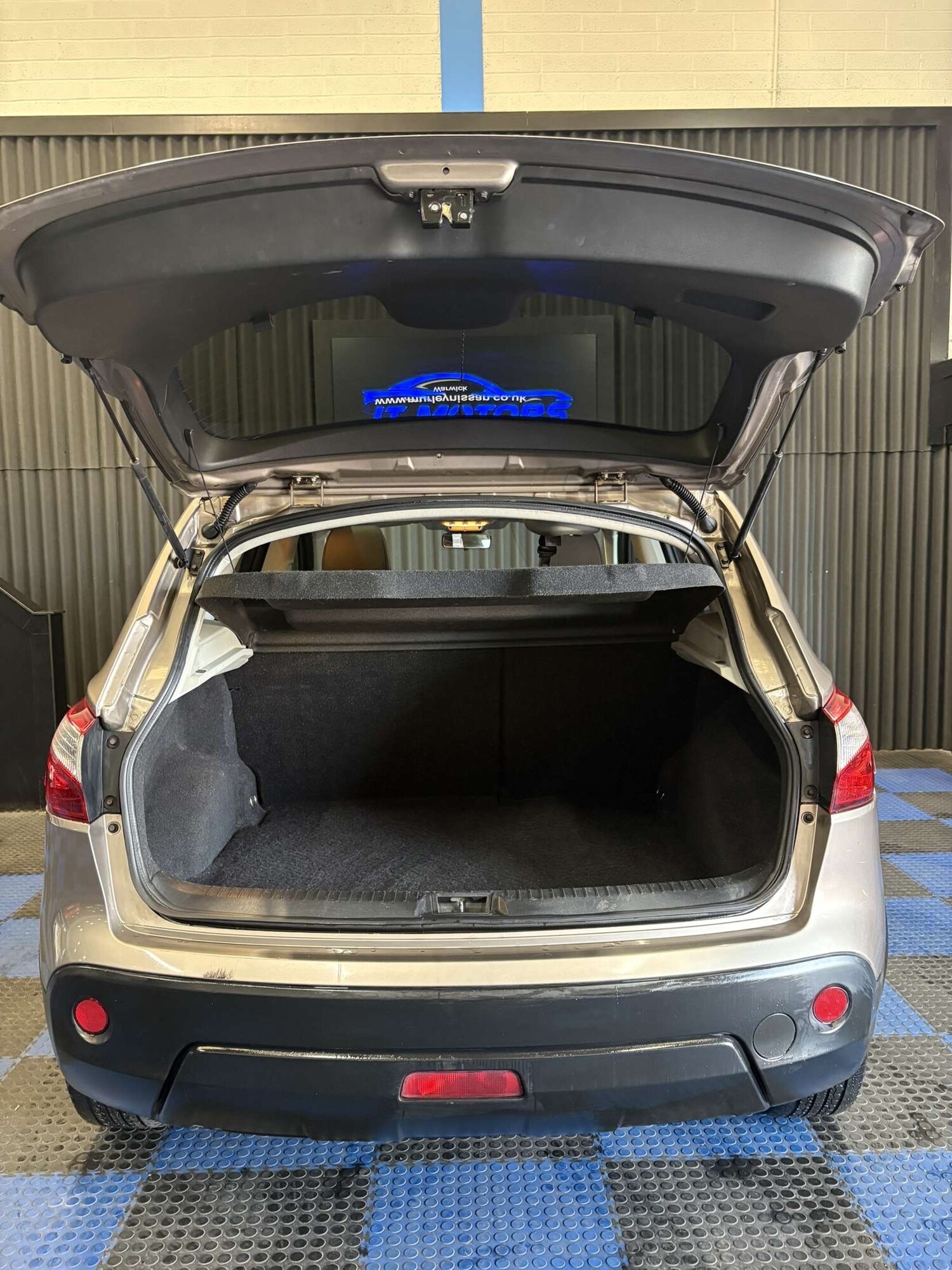 Used Nissan Qashqai 2010 for sale - 77967979: Photo 25