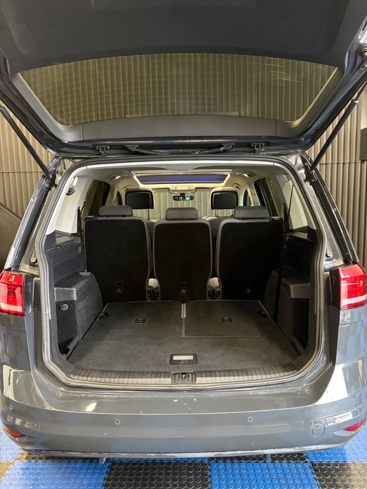 Used Volkswagen Touran 2017 for sale - 76426669: Photo 25