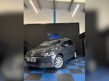 Used Volkswagen Touran 2017 for sale - 76426669: Photo