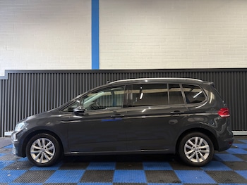 Used Volkswagen Touran 2017 for sale - 76426669: Photo