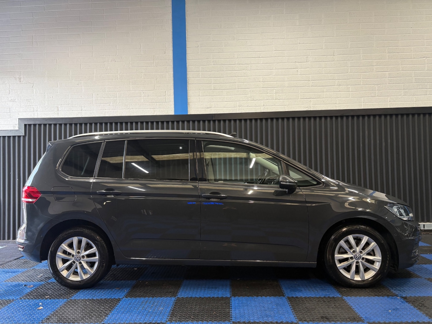 Used Volkswagen Touran 2017 for sale - 76426669: Photo 5