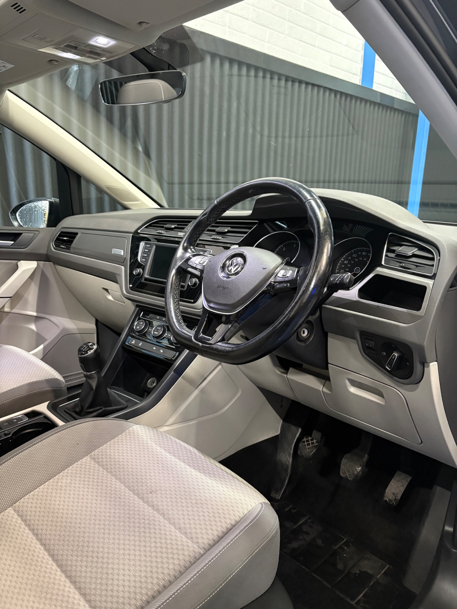 Used Volkswagen Touran 2017 for sale - 76426669: Photo 9