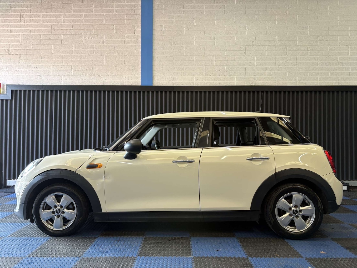 Used MINI Hatch 2015 for sale - 77745894: Photo 4