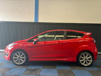 Used Ford Fiesta 2015 for sale - 78817690: Photo