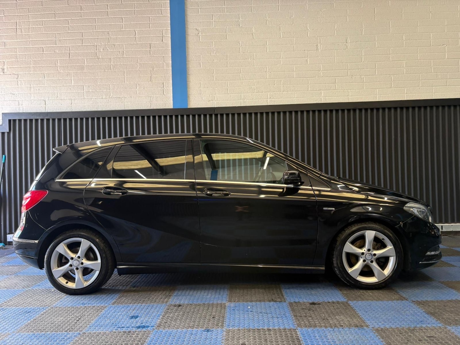 Used Mercedes-Benz B Class 2012 for sale - 77998480: Photo 4