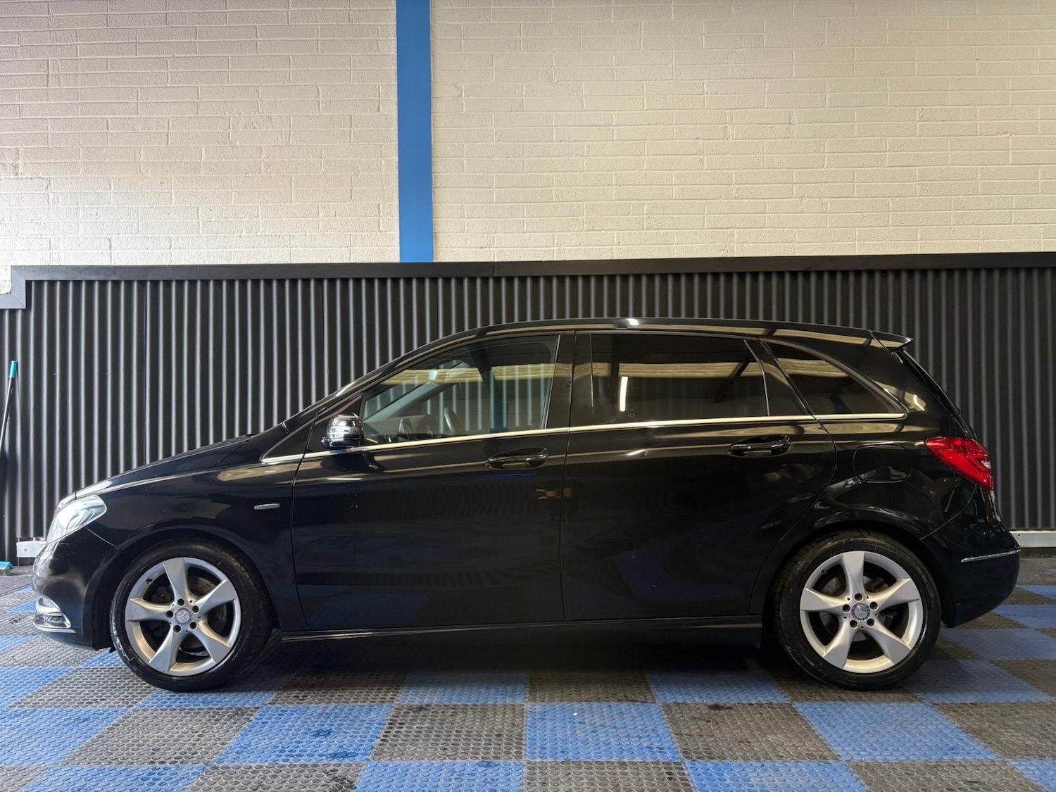 Used Mercedes-Benz B Class 2012 for sale - 77998480: Photo 5