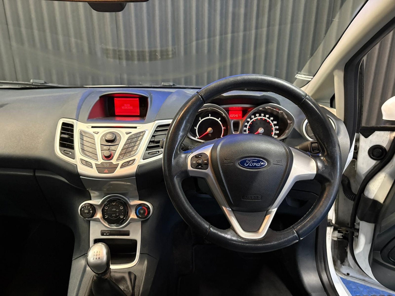 Used Ford Fiesta 2011 for sale - 76560093: Photo 16