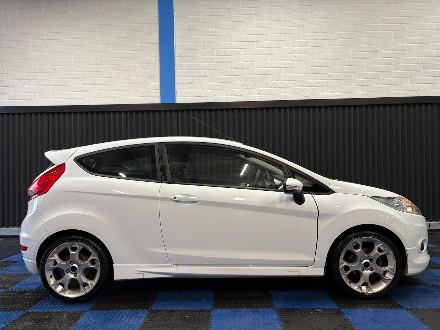 Used Ford Fiesta 2011 for sale - 76560093: Photo 5