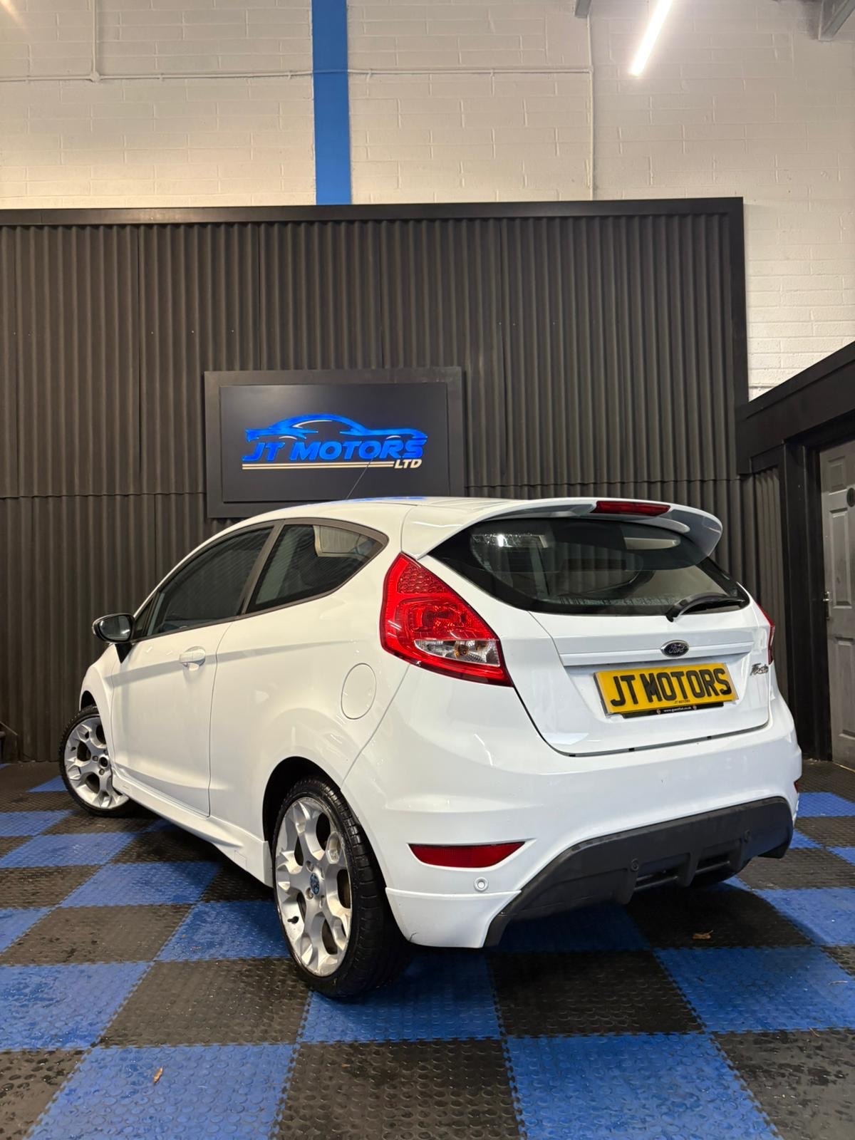 Used Ford Fiesta 2011 for sale - 76560093: Photo 6