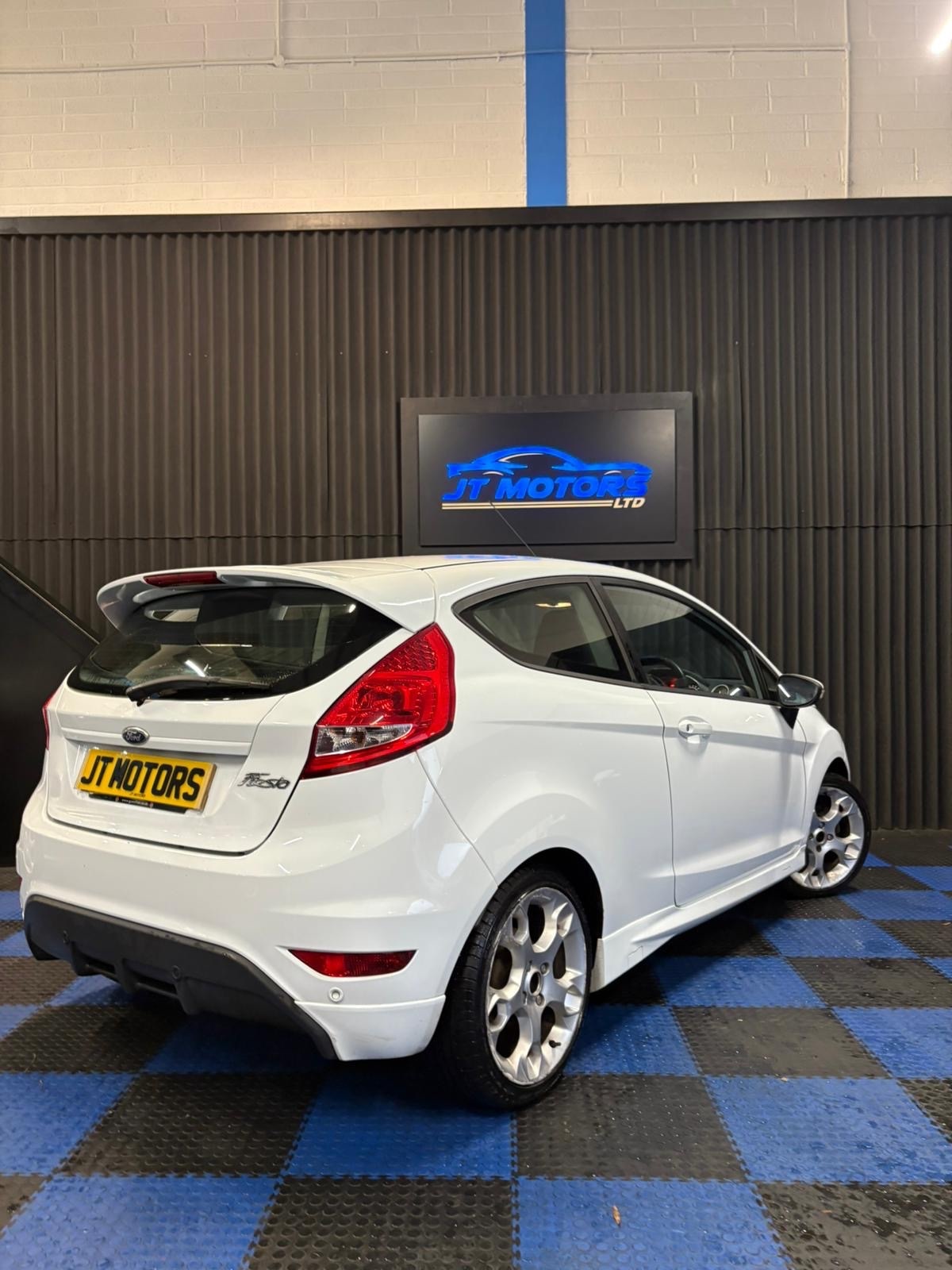 Used Ford Fiesta 2011 for sale - 76560093: Photo 8