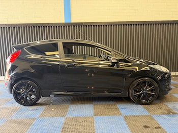 Used Ford Fiesta 2015 for sale - 79399444: Photo