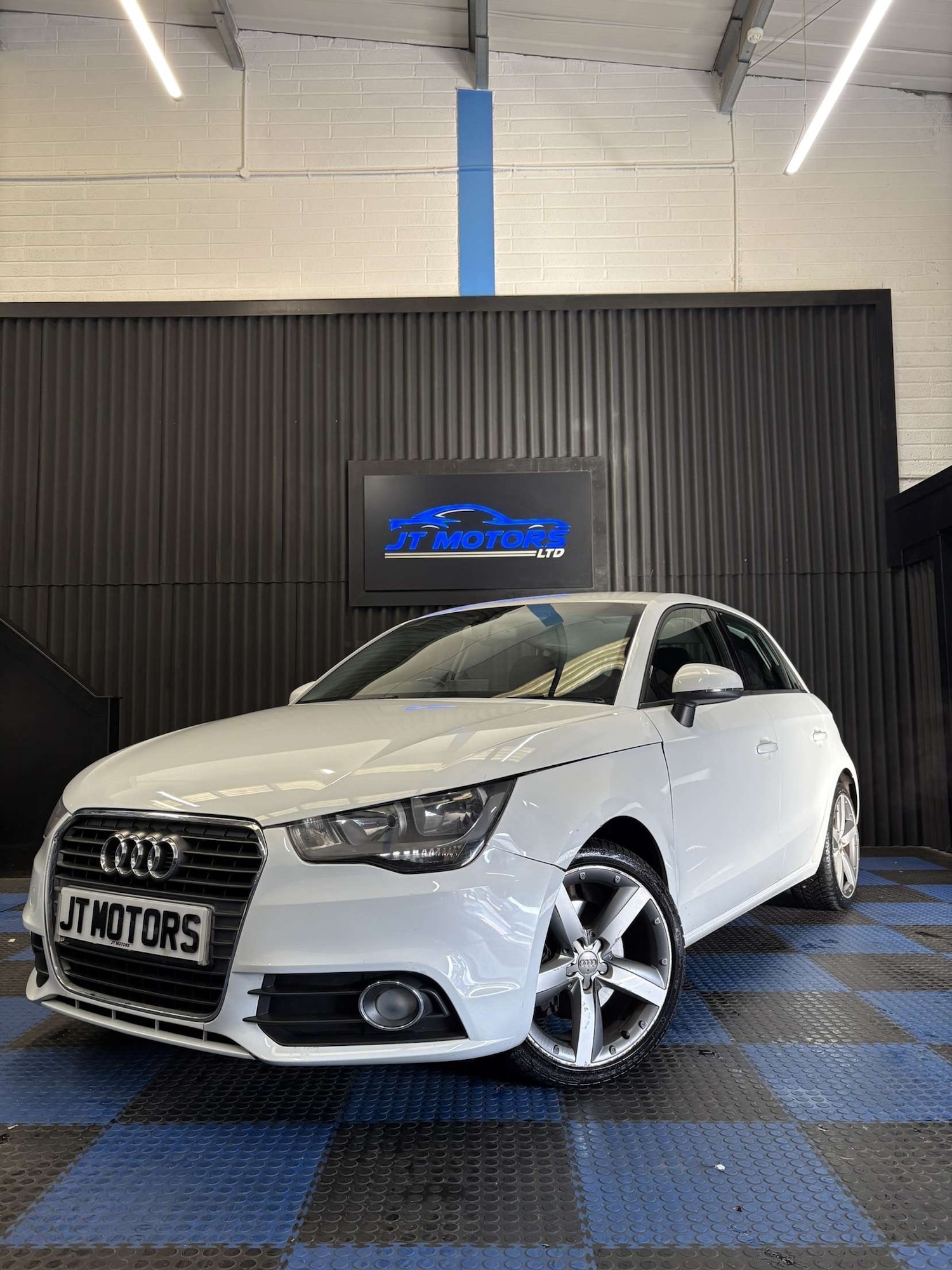 Used Audi A1 2012 for sale - 77228071: Photo 3