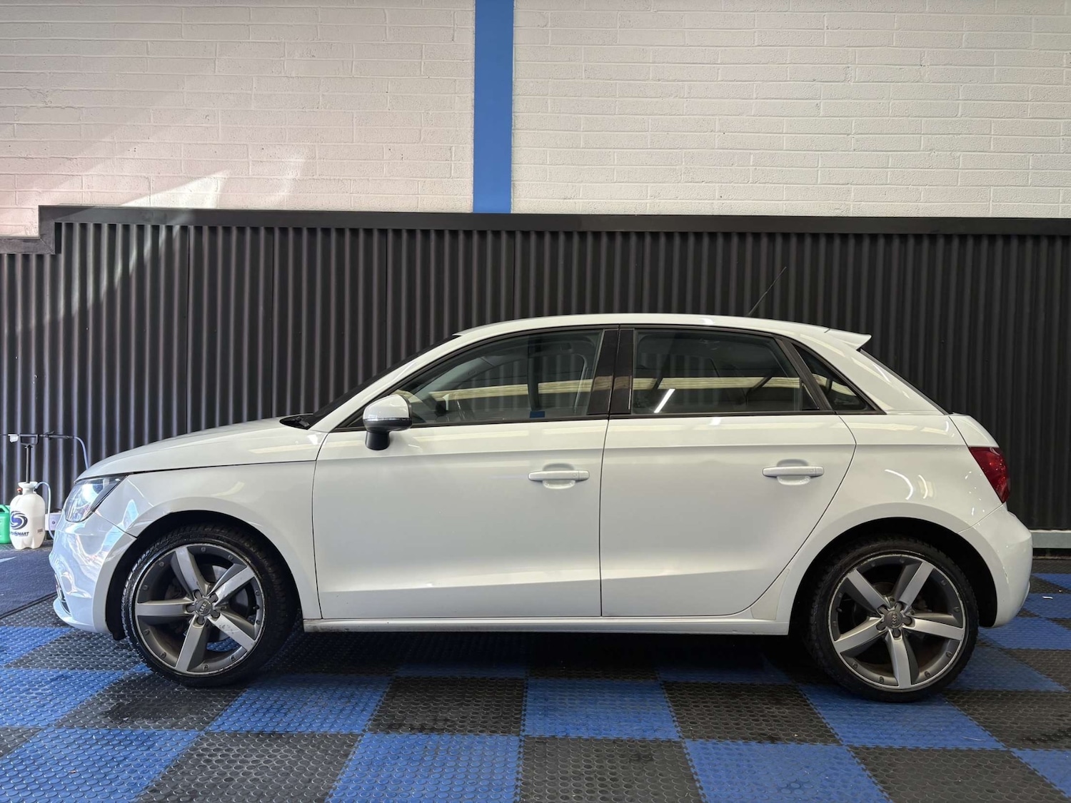 Used Audi A1 2012 for sale - 77228071: Photo 4