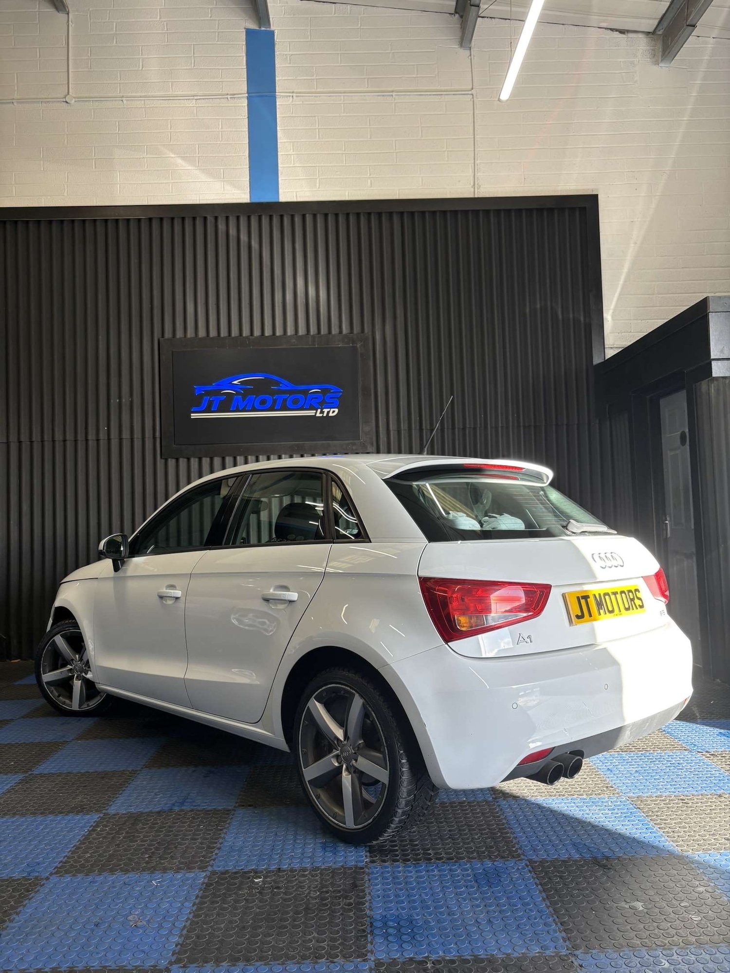 Used Audi A1 2012 for sale - 77228071: Photo 6