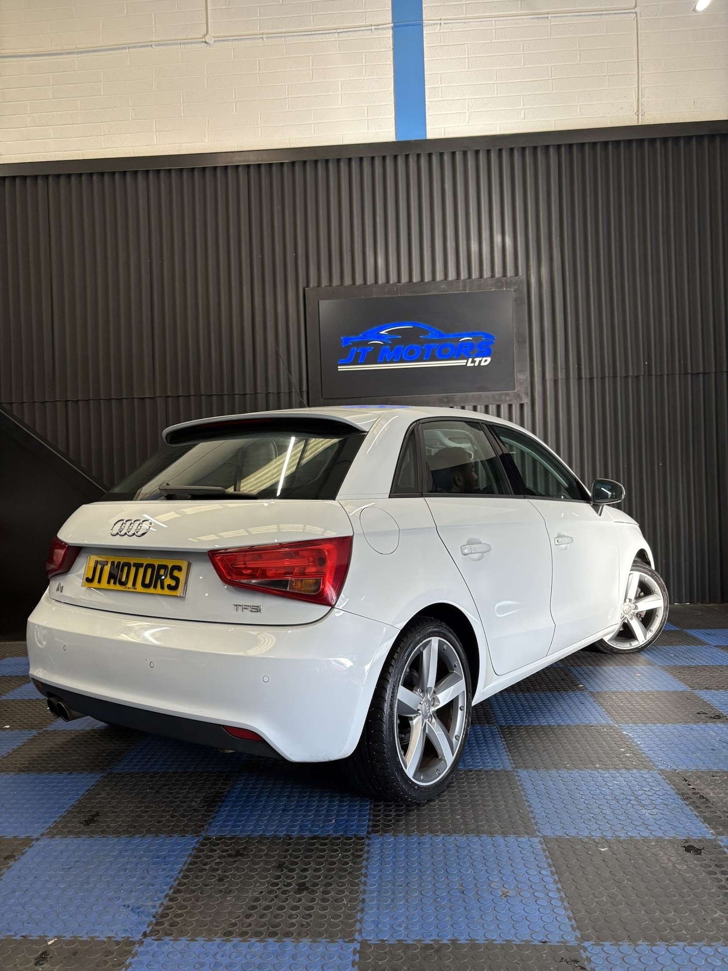 Used Audi A1 2012 for sale - 77228071: Photo 8