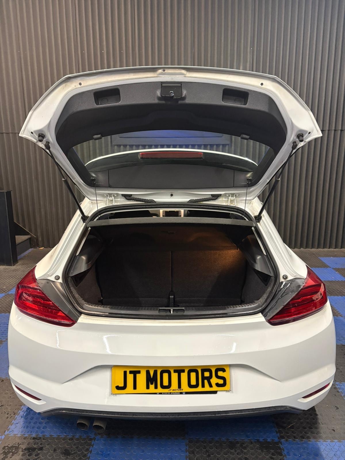 Used Volkswagen Scirocco 2016 for sale - 77118883: Photo 17