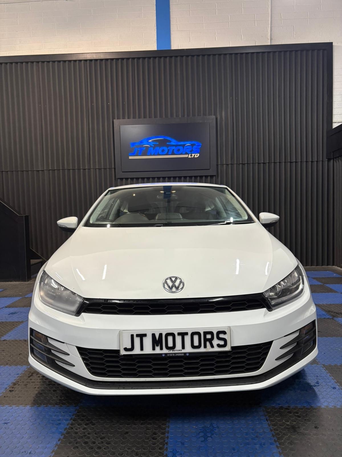 Used Volkswagen Scirocco 2016 for sale - 77118883: Photo 2
