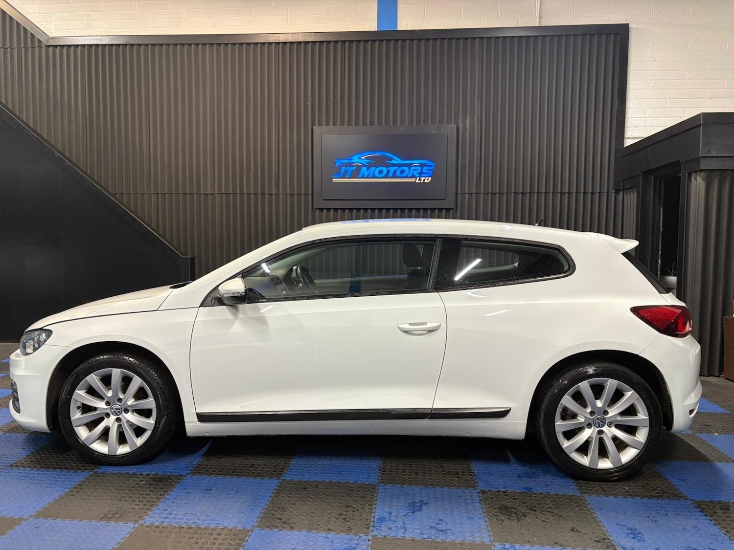 Used Volkswagen Scirocco 2016 for sale - 77118883: Photo 5