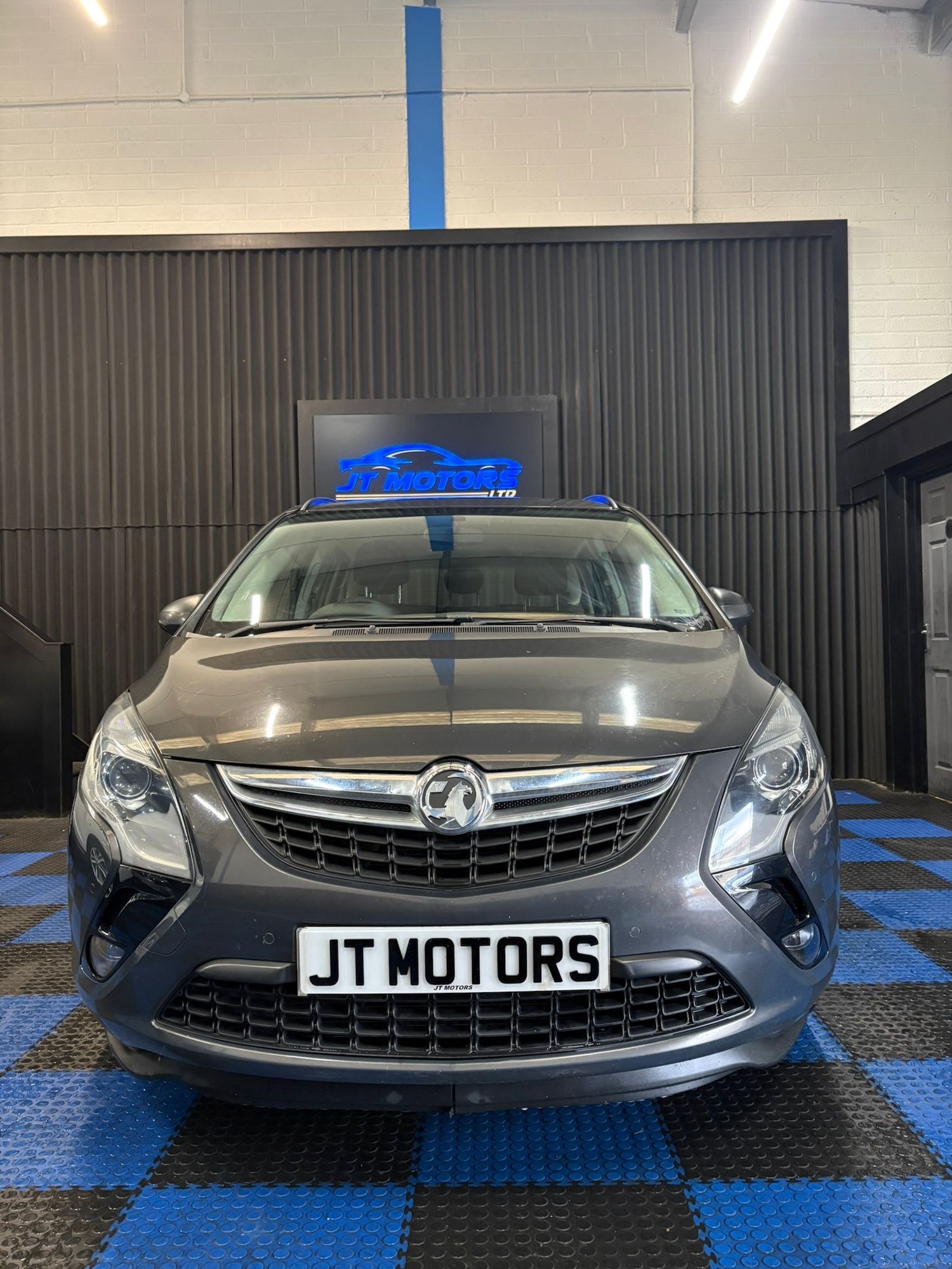 Used Vauxhall Zafira 2015 for sale - 77462288: Photo 2