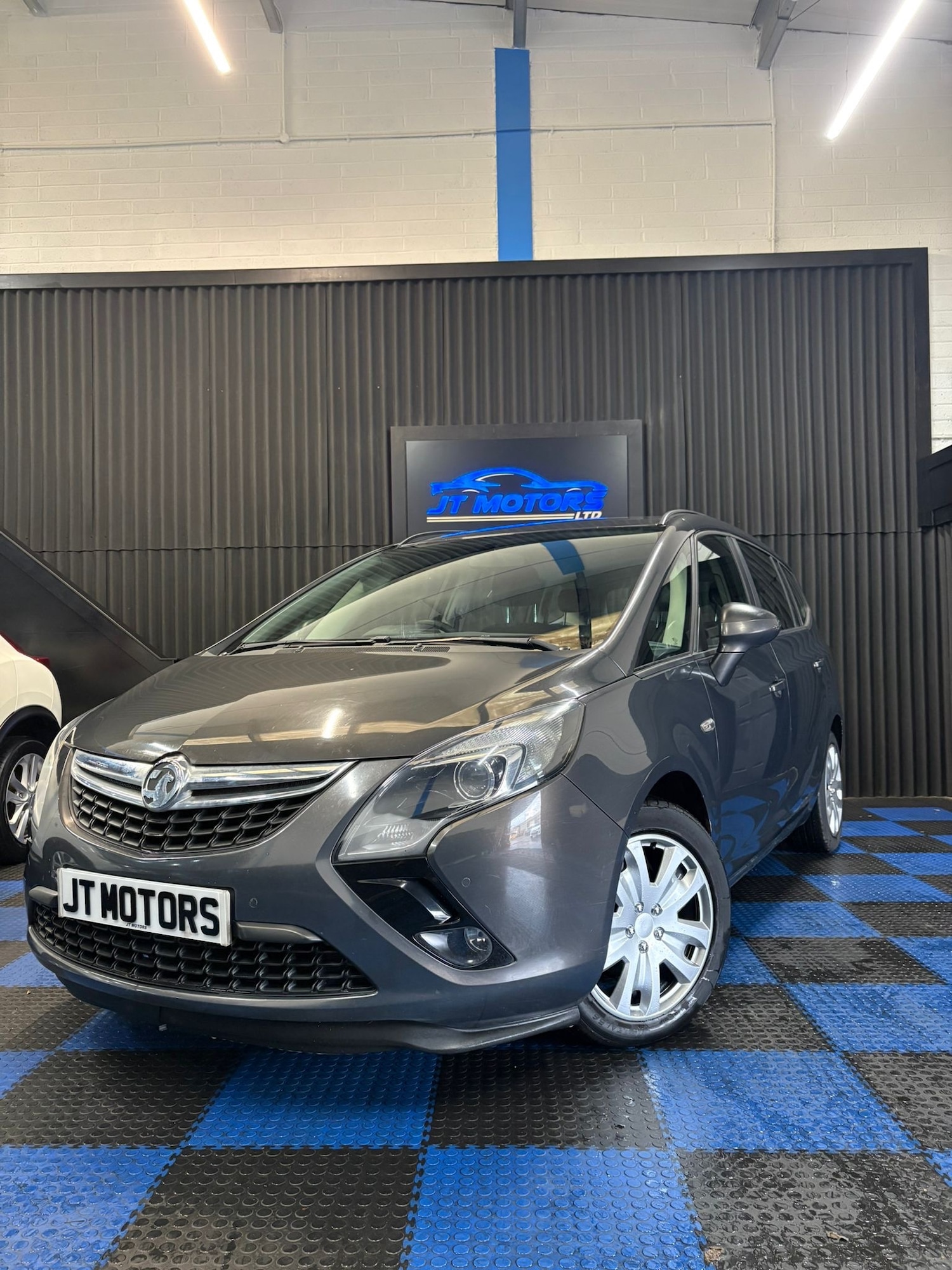 Used Vauxhall Zafira 2015 for sale - 77462288: Photo 3