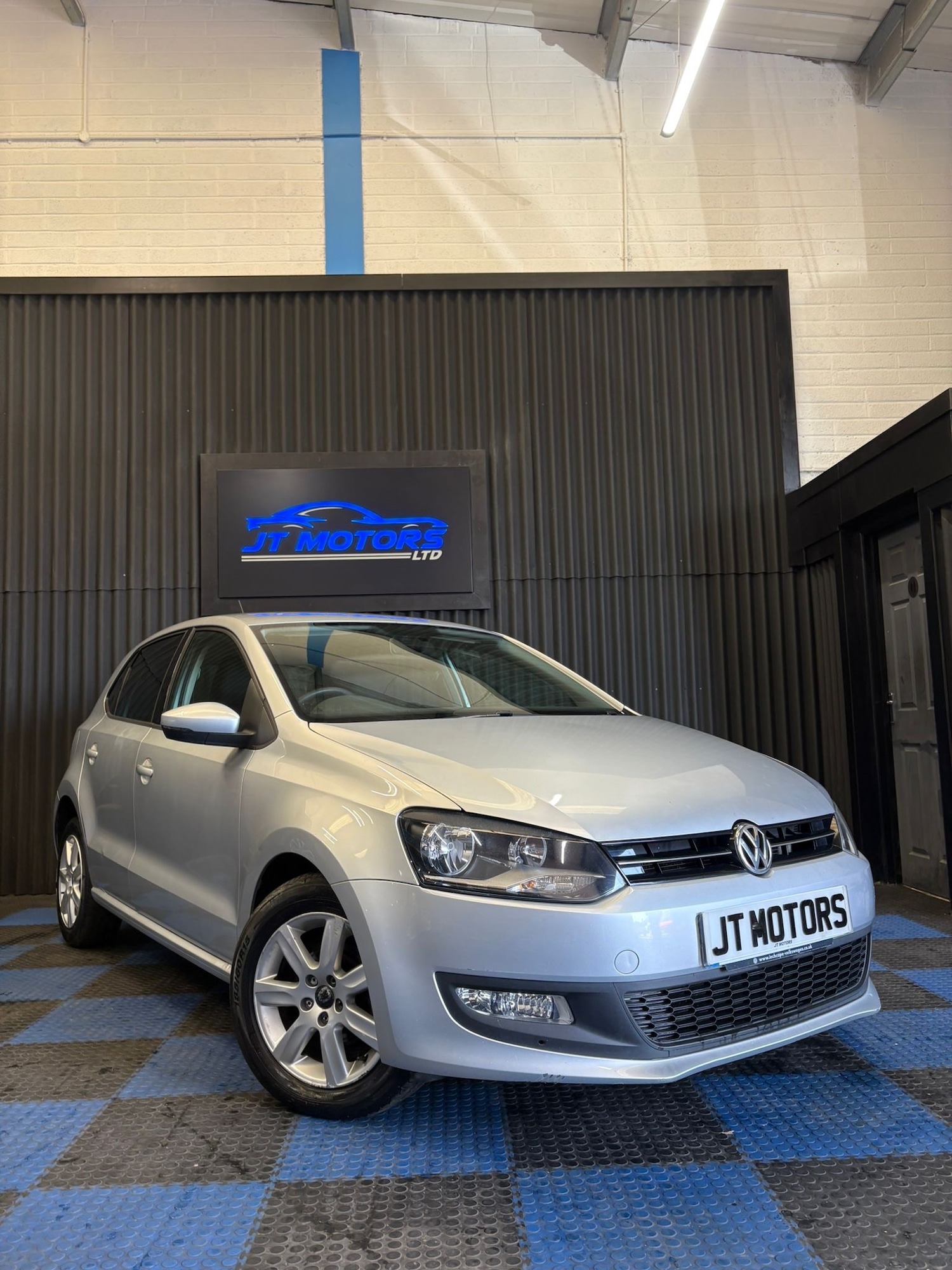 Used Volkswagen Polo 2011 for sale - 78167949: Photo 1