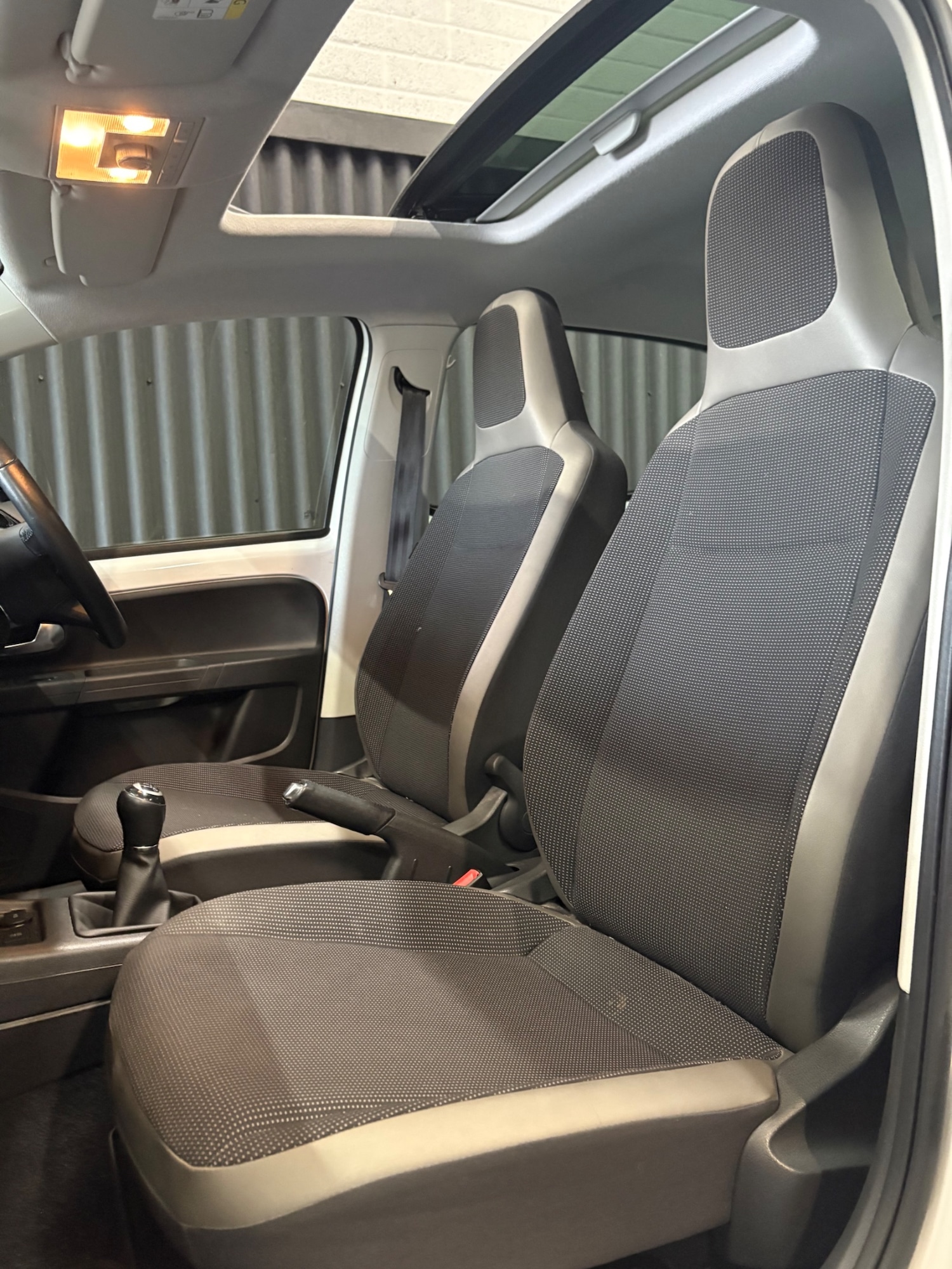 Used Volkswagen up! 2014 for sale - 76404524: Photo 16