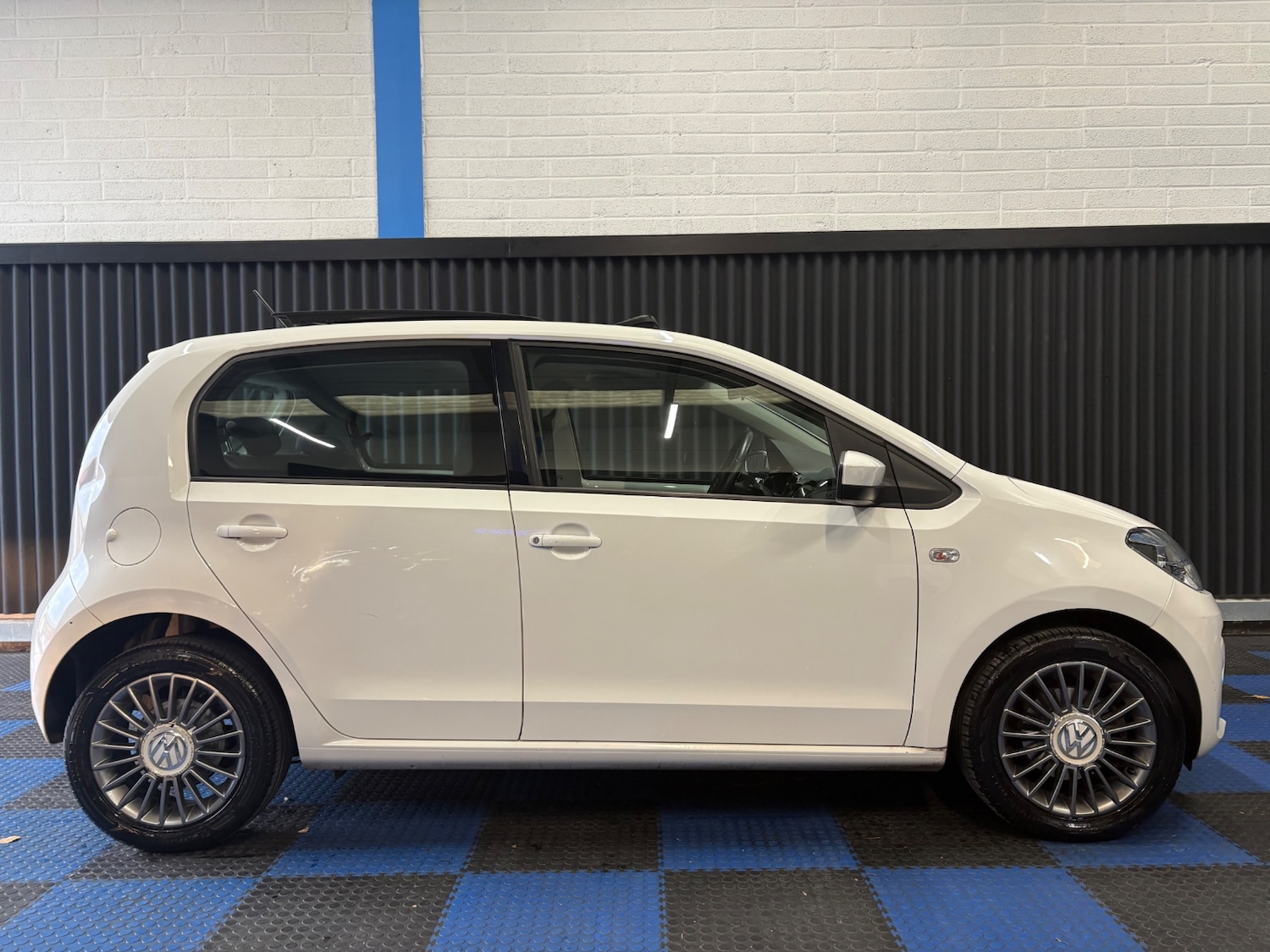 Used Volkswagen up! 2014 for sale - 76404524: Photo 5