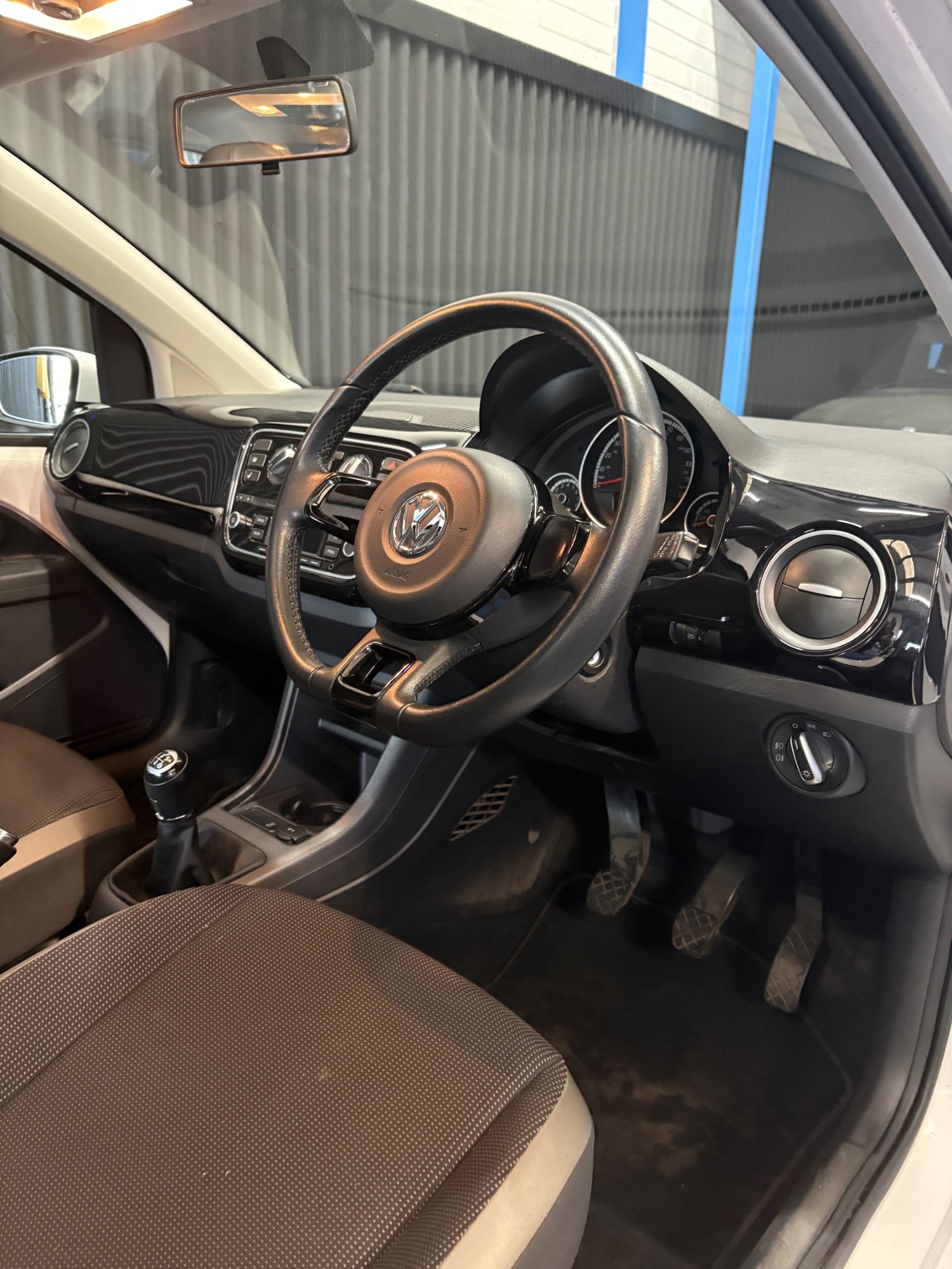 Used Volkswagen up! 2014 for sale - 76404524: Photo 8