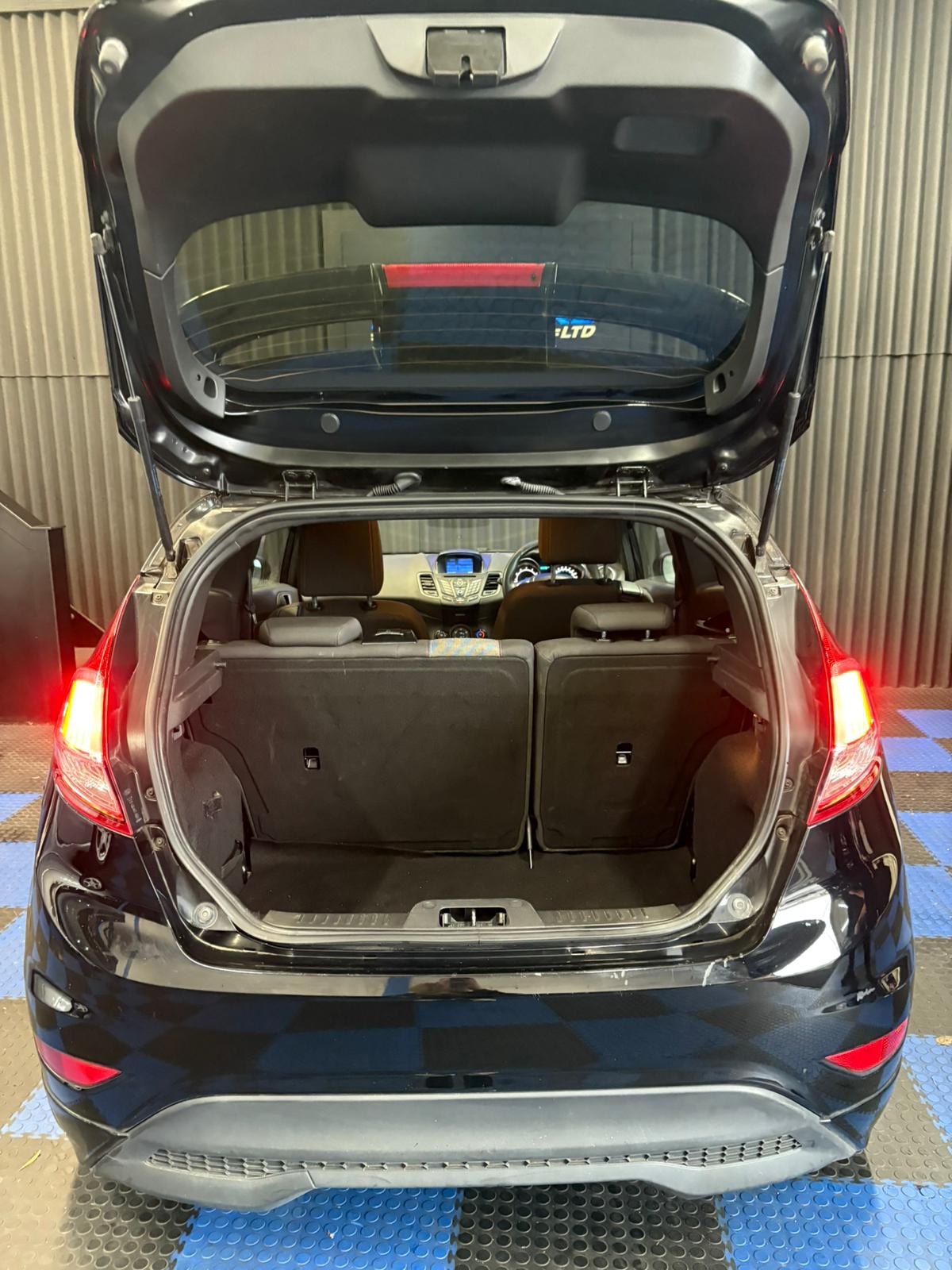 Used Ford Fiesta 2017 for sale - 76426326: Photo 17