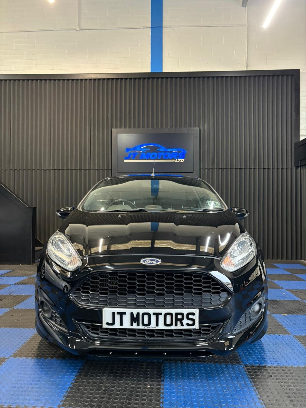 Used Ford Fiesta 2017 for sale - 76426326: Photo 2