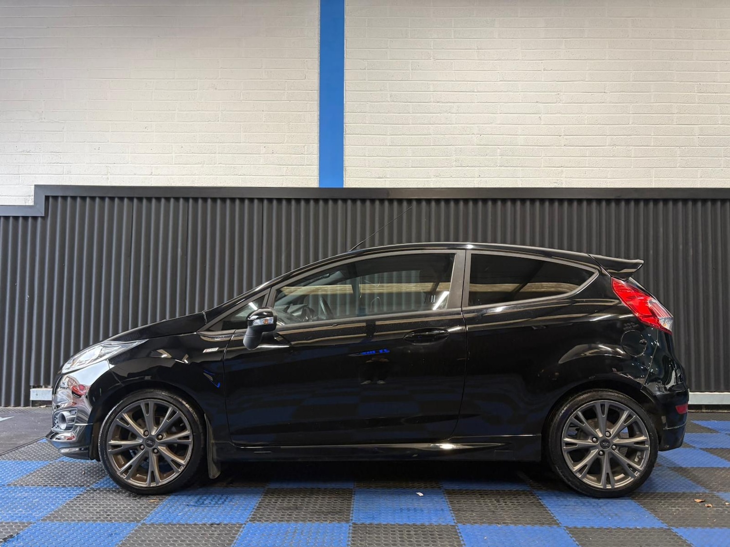 Used Ford Fiesta 2017 for sale - 76426326: Photo 4