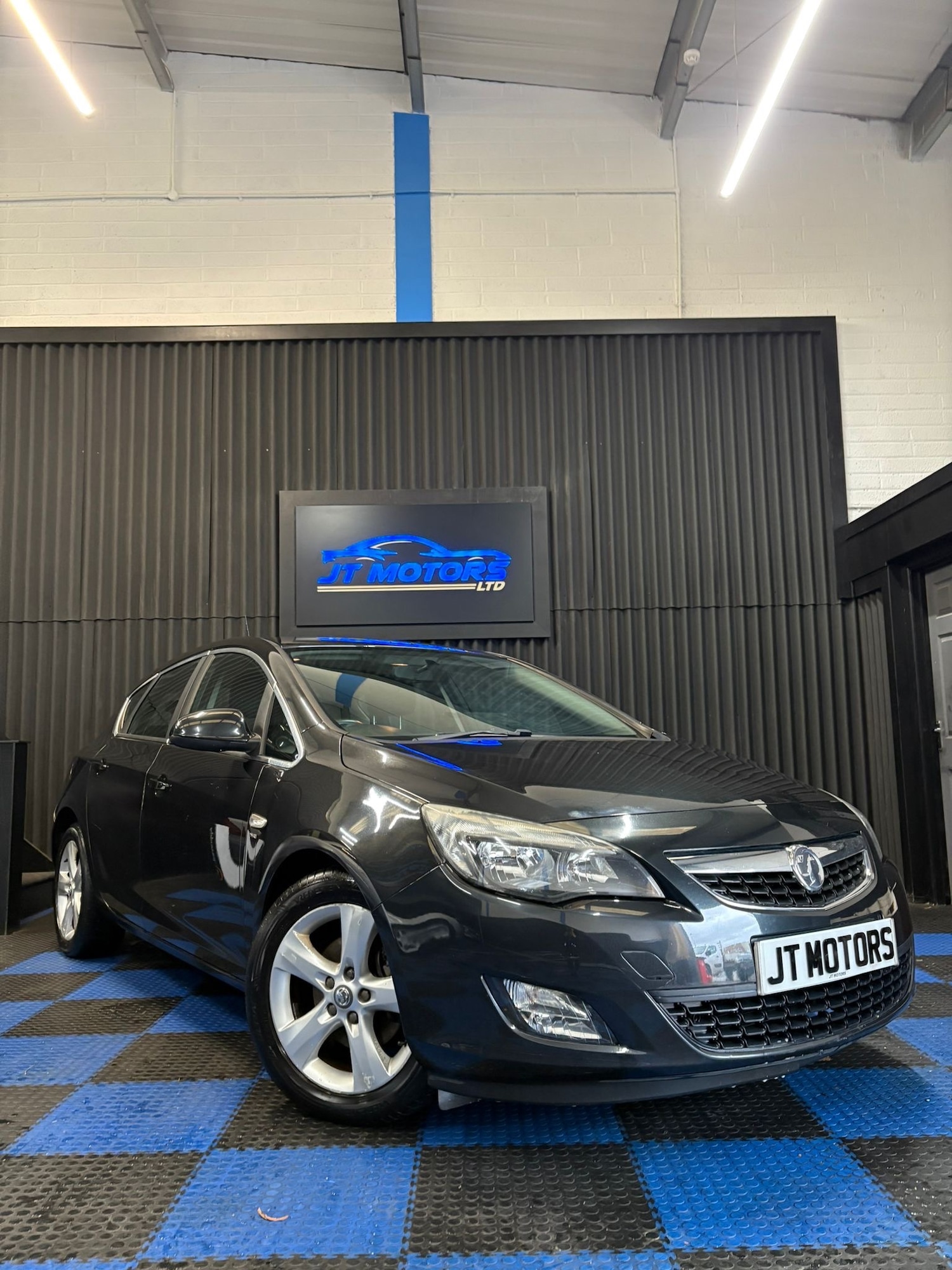 Used Vauxhall Astra 2012 for sale - 76559590: Photo 1